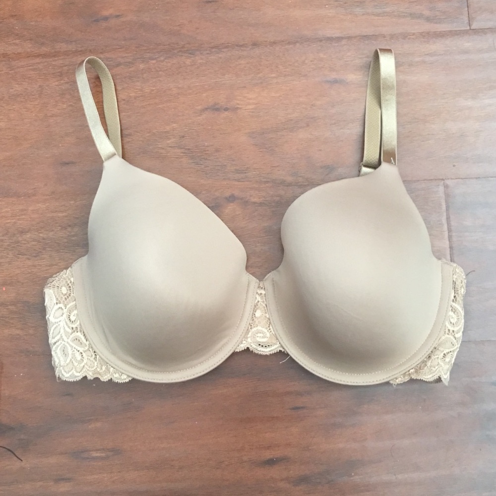 36D Nude Lightly Padded Bra.